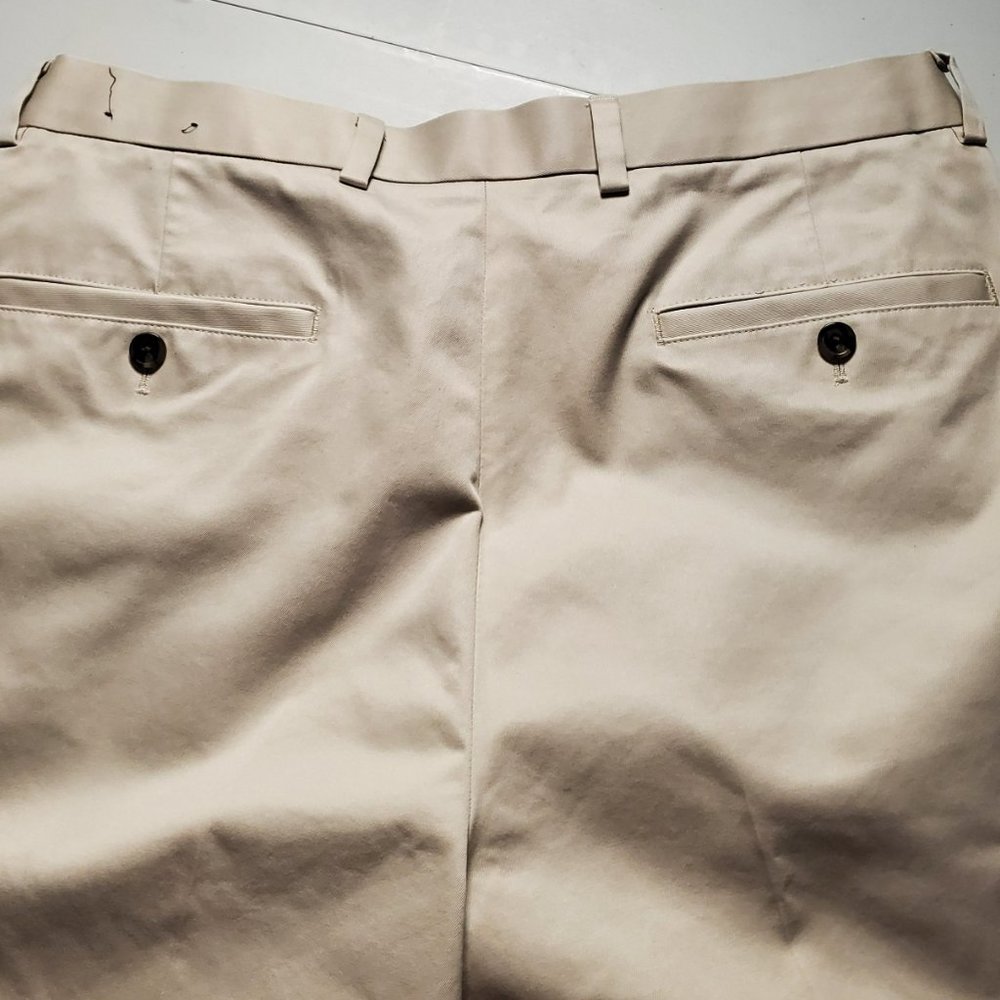 Brooks Brothers Men's Shorts Lightweight Advantage Chino 33W Pleated Front - Picture 4 of 5